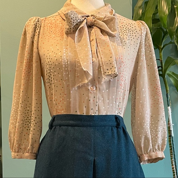 Vintage Tops - Vintage collared blouse